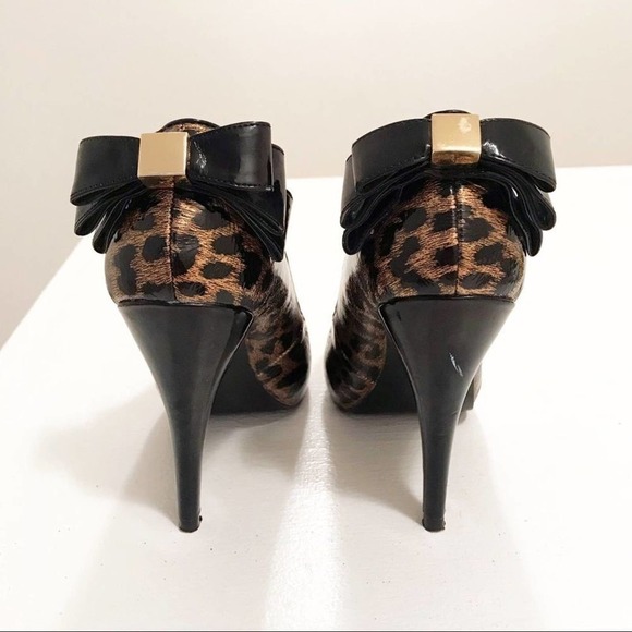 Steve Madden Brown Animal Print Rounded Heels 6 - Picture 7 of 9